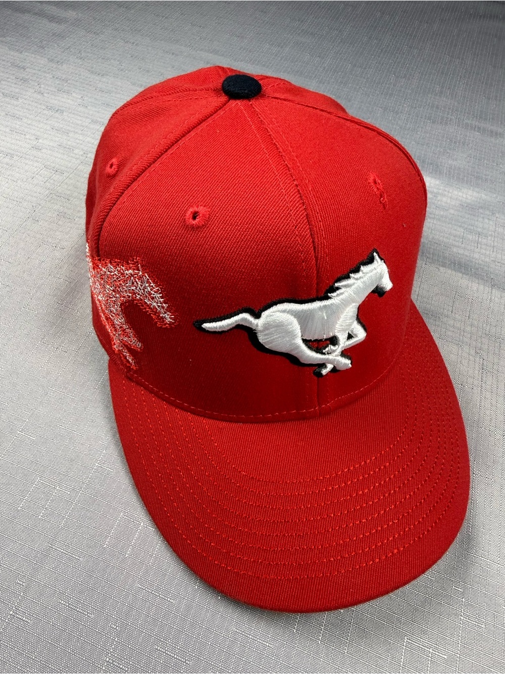 Calgary‎ Stampeders Adidas FlexFit Hat Red CFL Football Cap S/M Mustang Horse